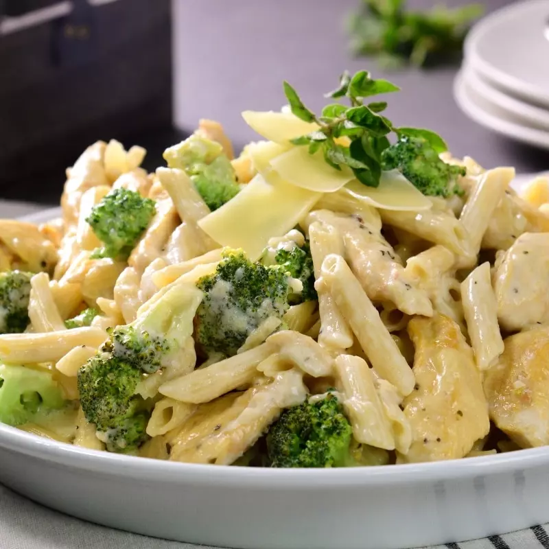 POLLO AL BROCOLI Y CHAMPIÑON