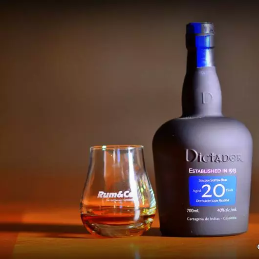 Ron Dictador 20 años