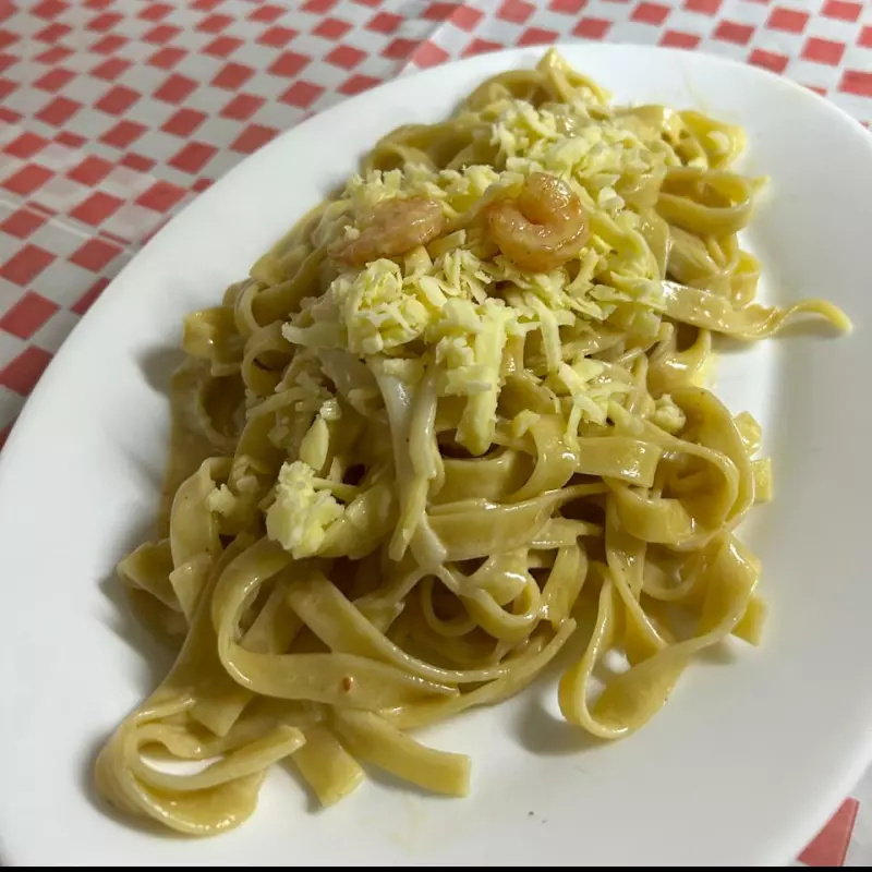Tagliatelles con Salsa de Camarones