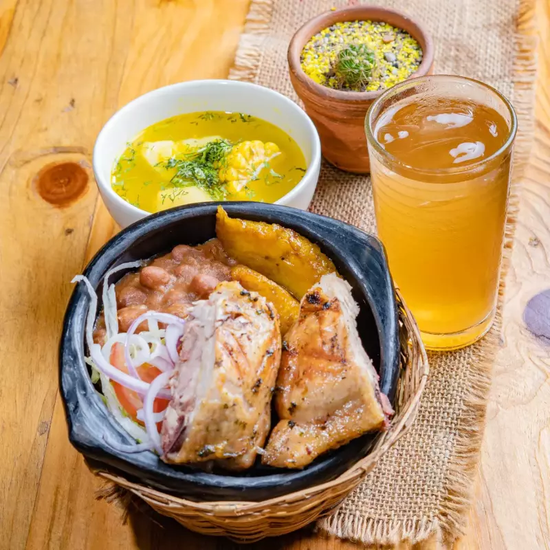 Cazuelita de Pollo al Carbón