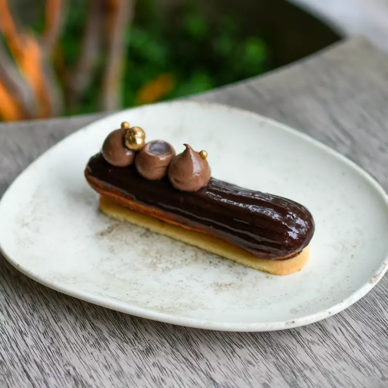 Eclair de Chocolate y Avellana