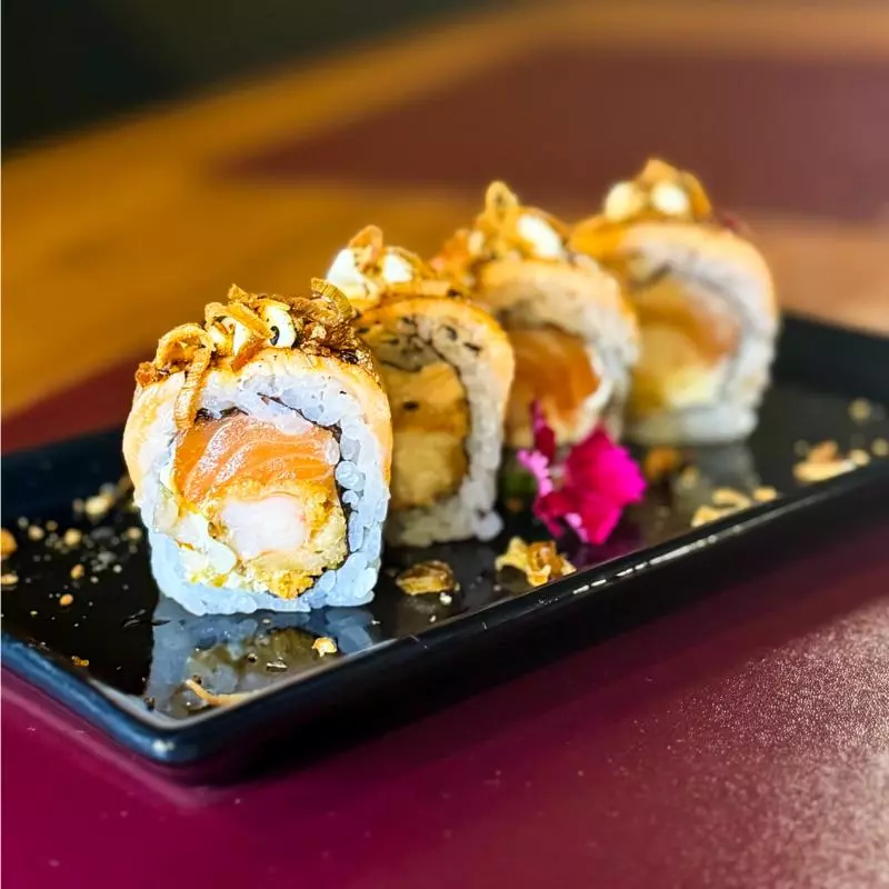 Uramaki especial ebi salmão