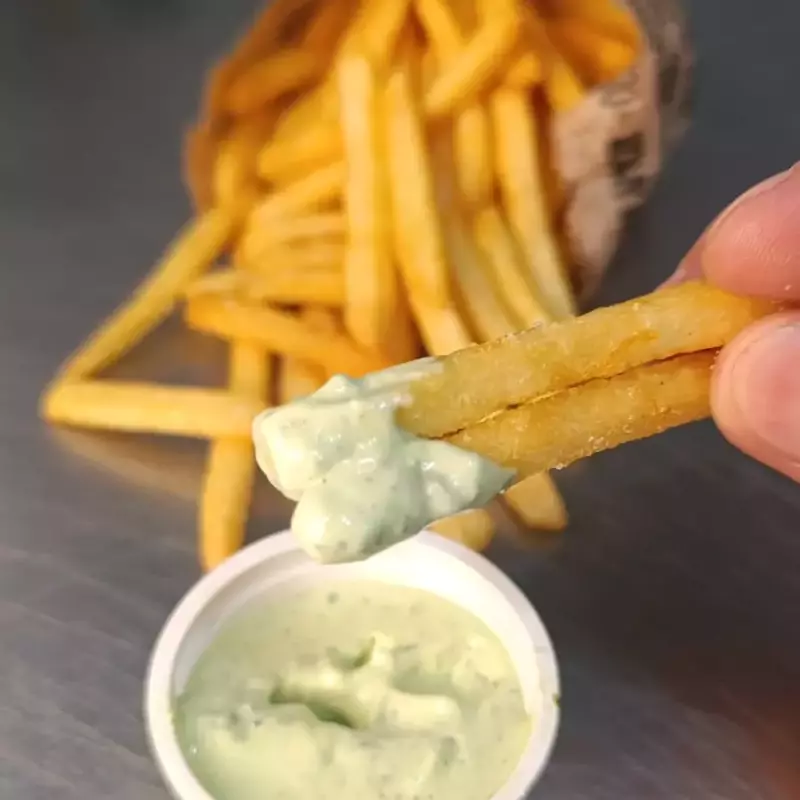 Batata frita + maionese verde 😍💚