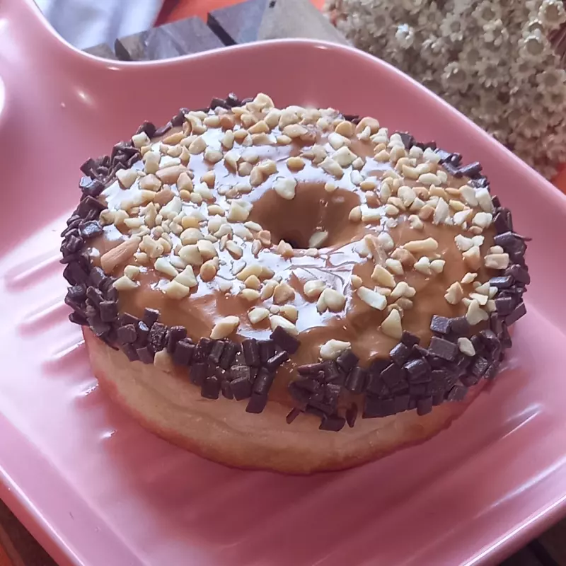 Doce de leite, chocolate e amendoim
