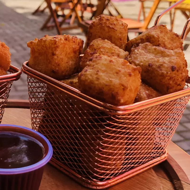 Dadinhos de Tapioca + Molho