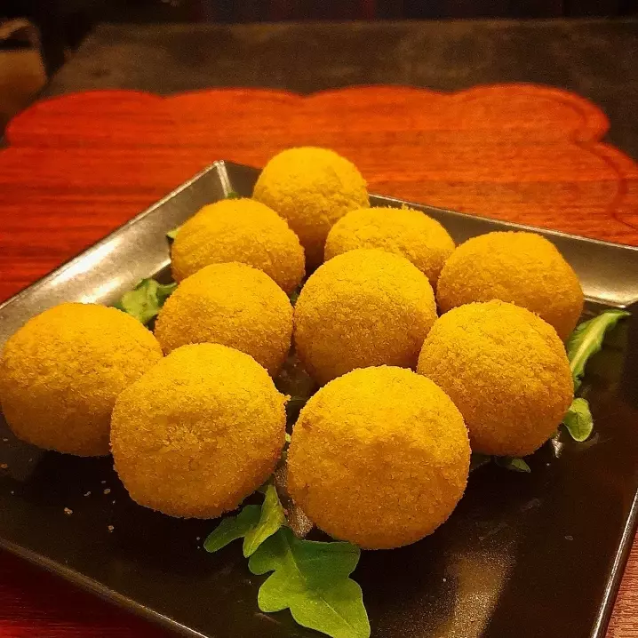 Bolinhas de queijo panado ou sabor