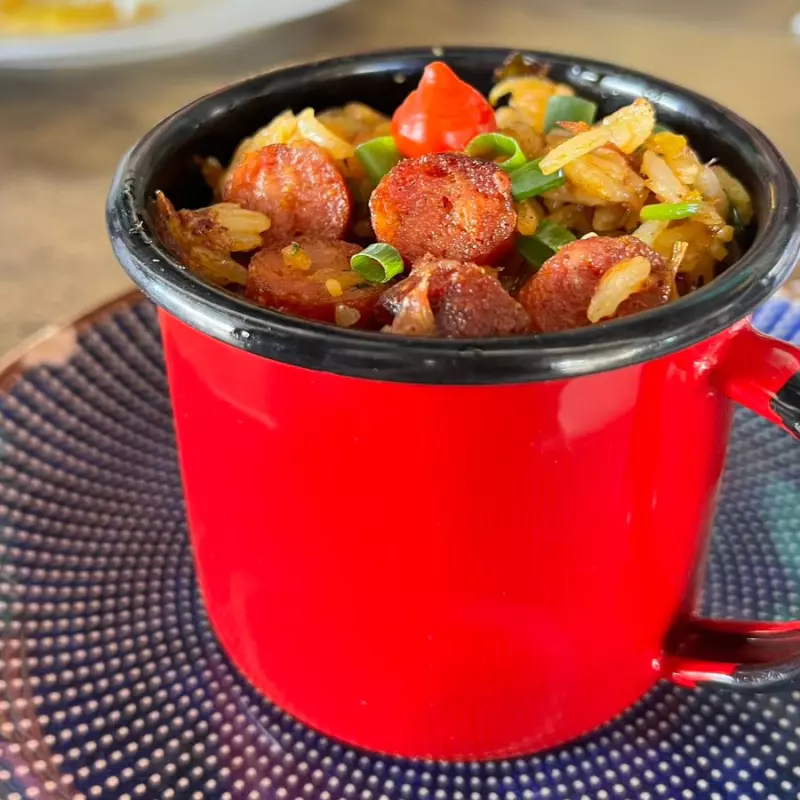 Na caneca Arroz c/Linguiça Artesanal