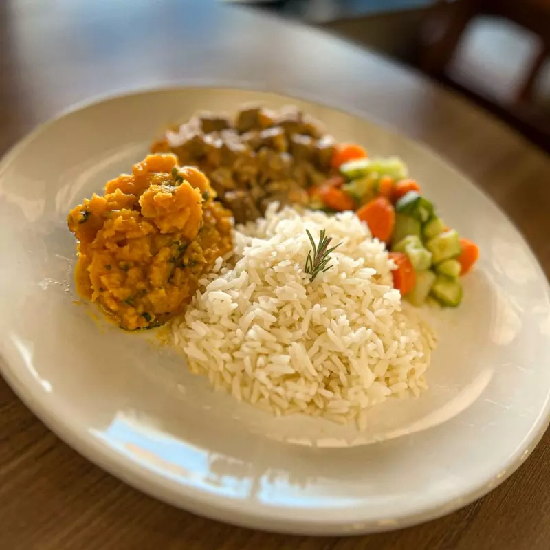 Strogonoff de carne com legumes