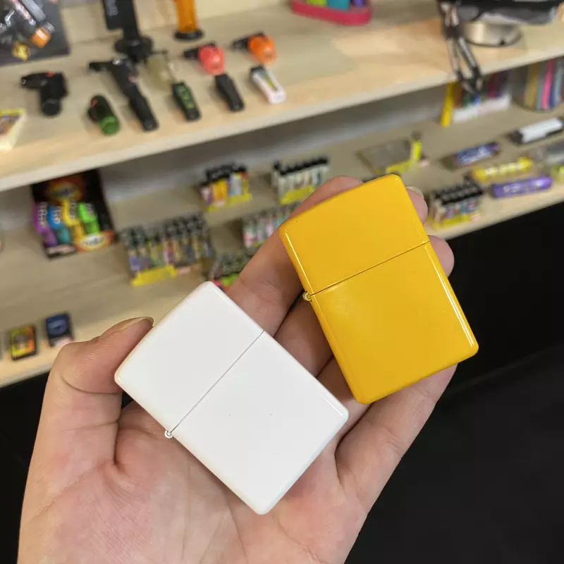 Isqueiro Hit estilo zippo liso