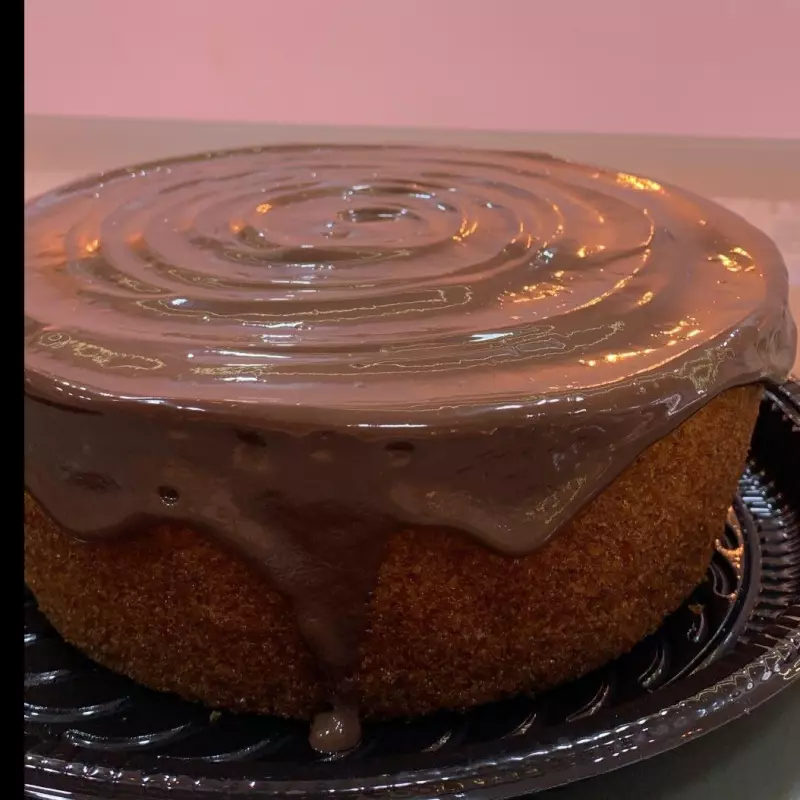 Bolo de cenoura c/ cobertura