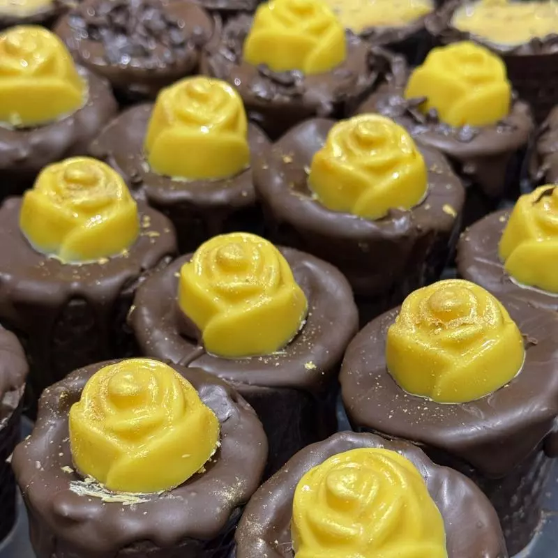 Cone Maracujá com Brigadeiro