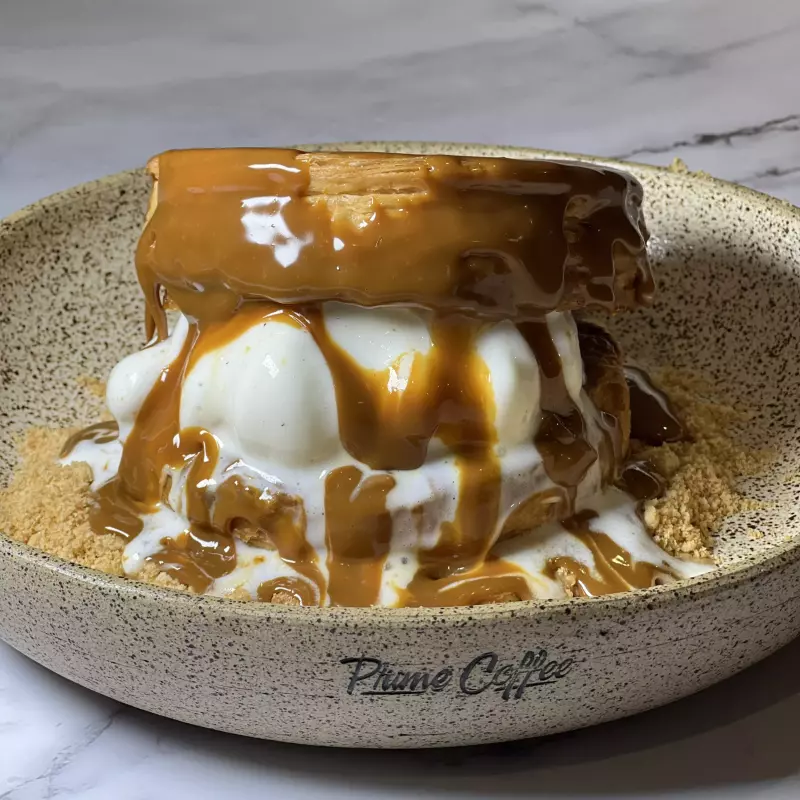 Roll glaceado, gelado da casa