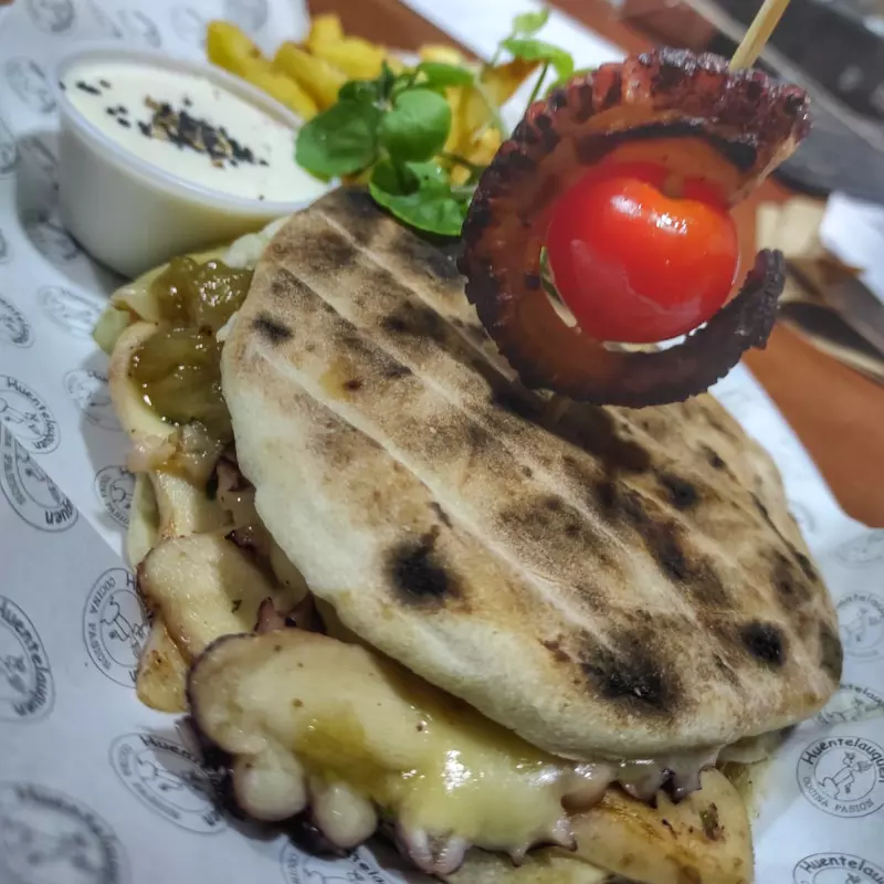 CHURRASCA PULPO LUCO "HERMOSILLA"