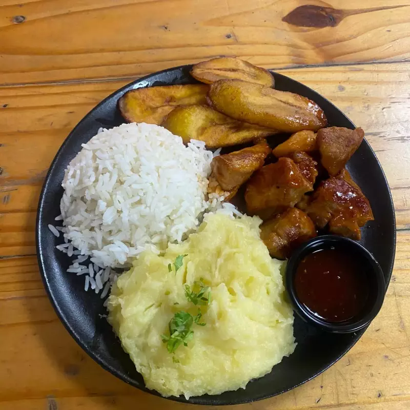 Cerdo BBQ con puré(copy)