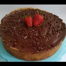 Torta Bombom de Morango (inteira)
