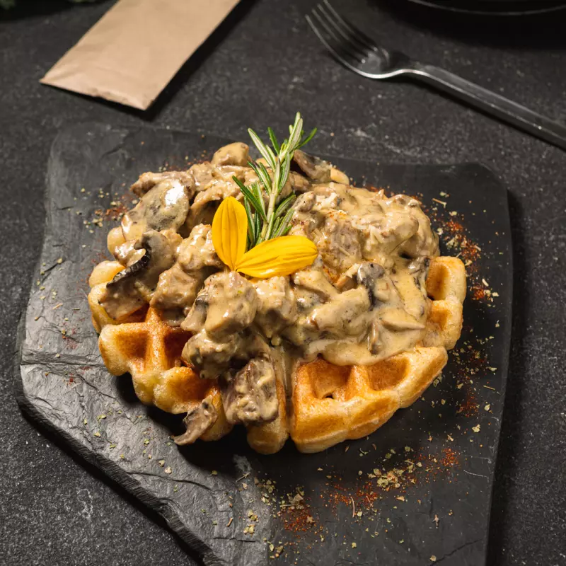 Waffle de Pandeyuca Stroganoff