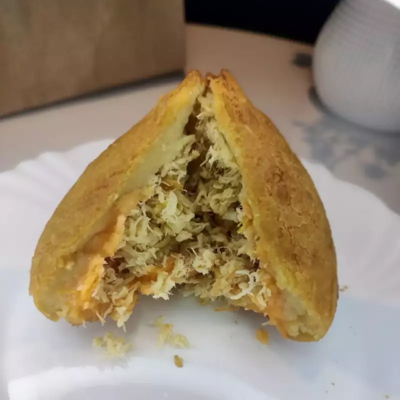 COXINHA DE FRANGO COM CHEDDAR