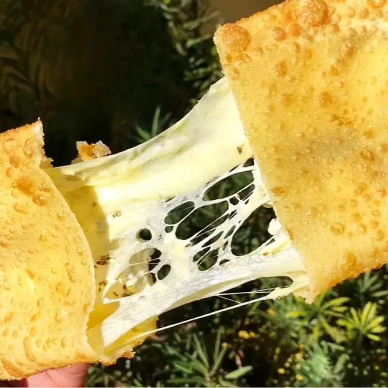 Pastel de queijo mussarela