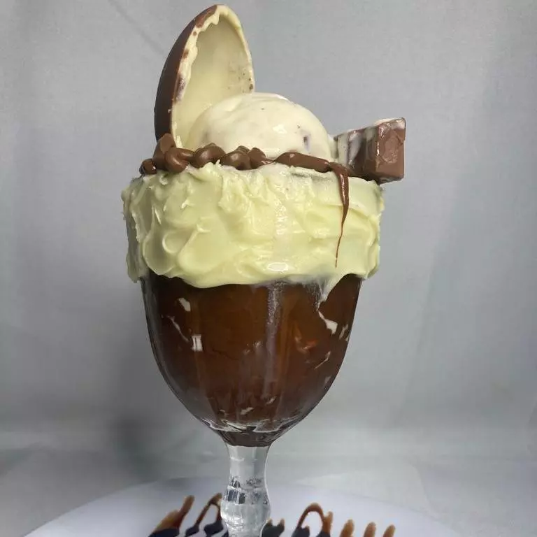 Taça Sorvete Kinder Ovo 550ml