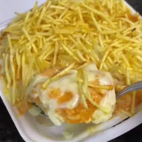 Batata Recheada Strogonoff de Frango