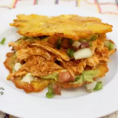 Patacón de pollo