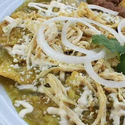 Chilaquiles con pollo