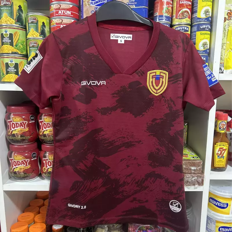 Camiseta vinotinto Givova