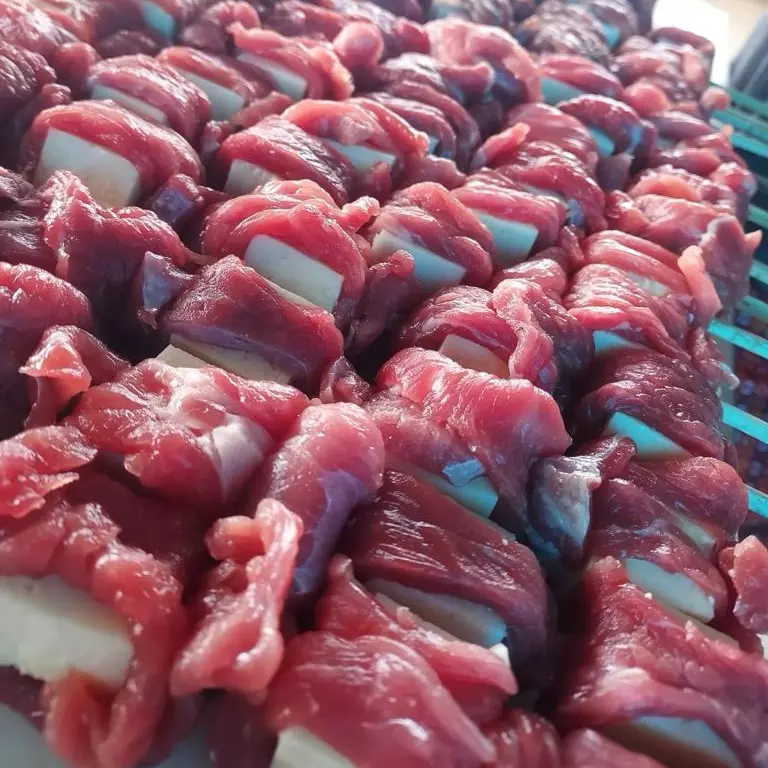 Carne com queijo separado