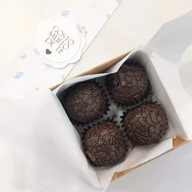 Caixa com 4 Brigadeiros