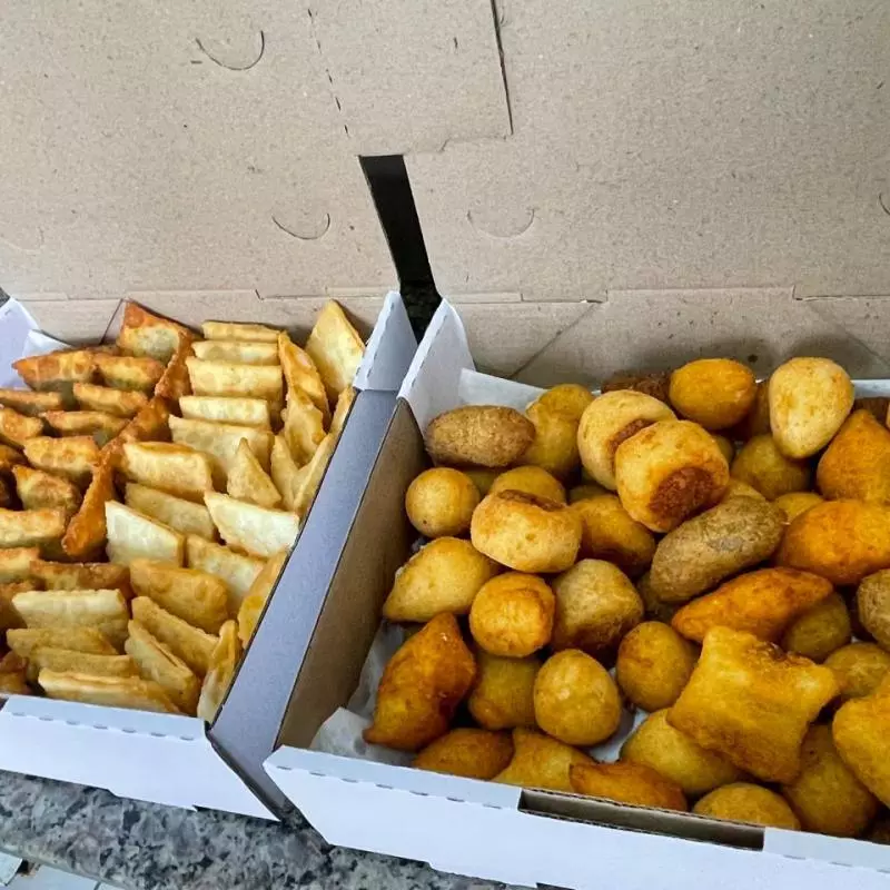 100 mini salgados + 50 mini pastéis