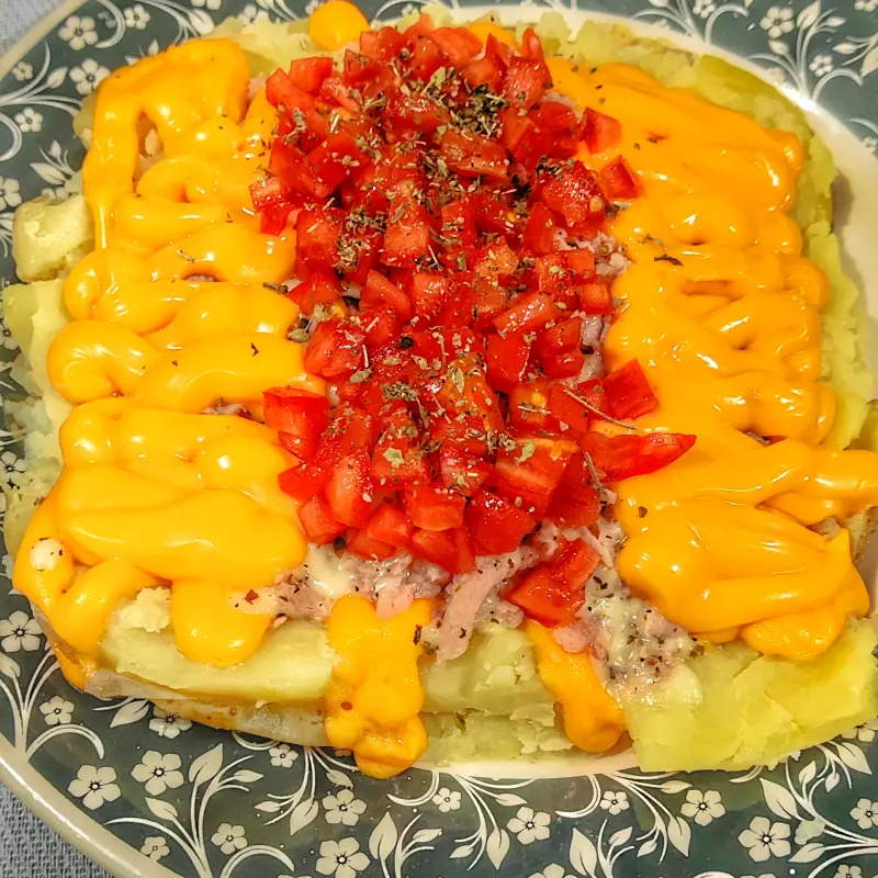 Batata recheada de Pizza com cheddar