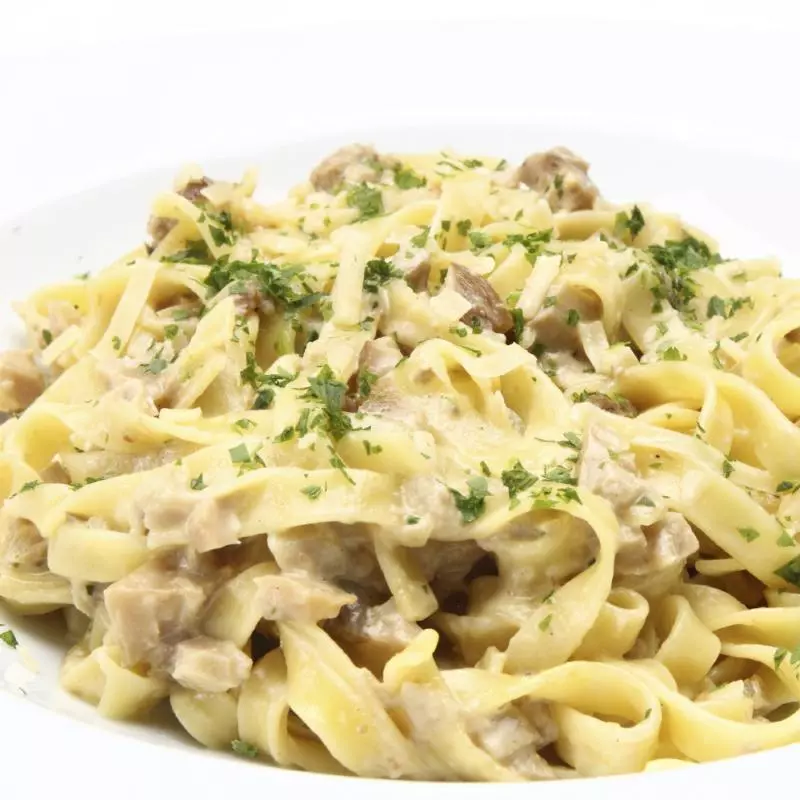 FETUCCINE CON CHAMPIÑON Y CON PECHUGA