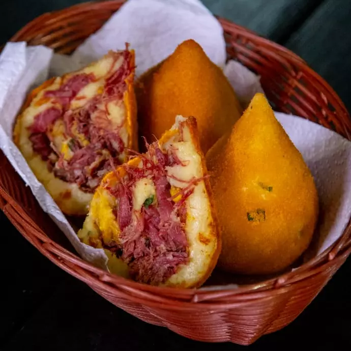 Coxinha de carne seca