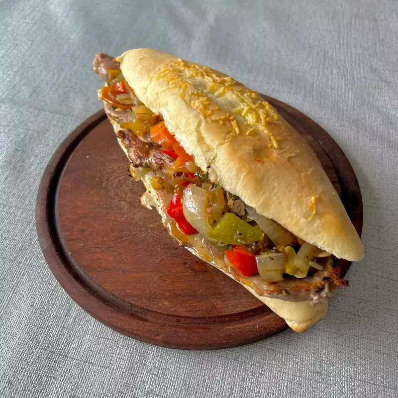 Sanguche de bondiola con fritas