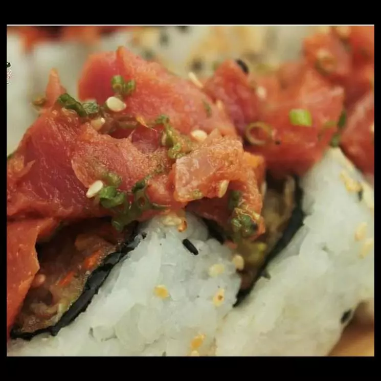 SPACY TUNA ROLL