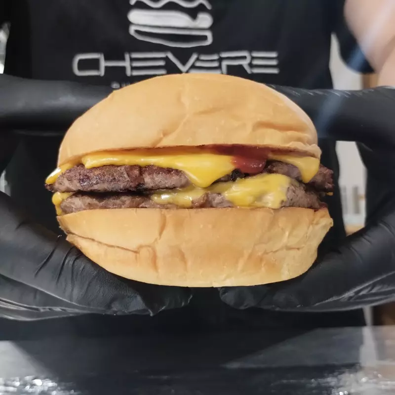 DOBLE CHE-DDAR  +🍟 GRANDES