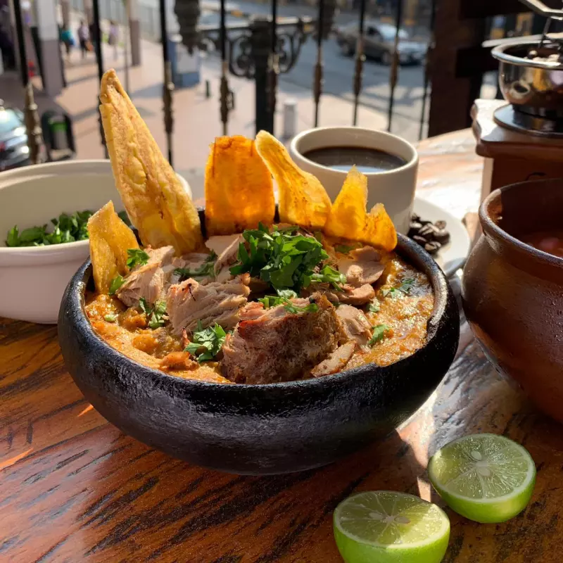 CAZUELA DE PESCADO