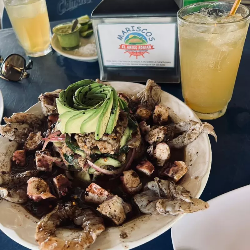 CAMARONES EN AGUACHILE NEGRO