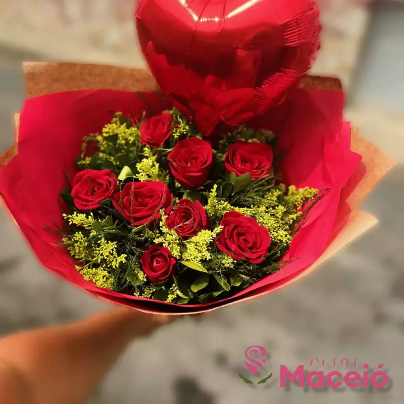 Buquê com 8 rosas vermelhas + balão