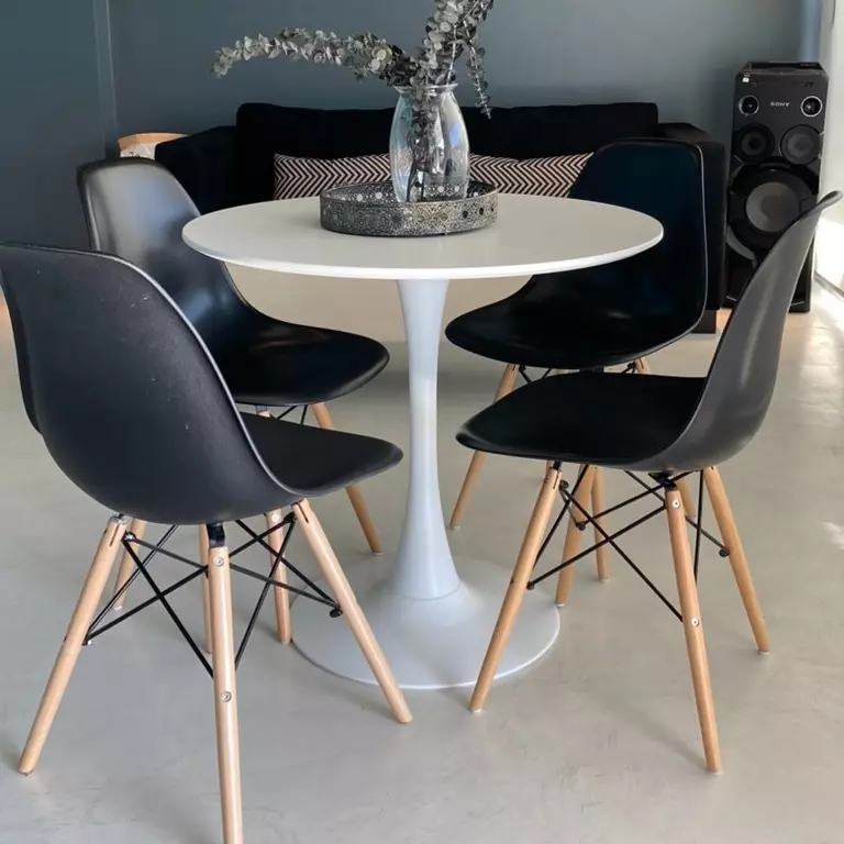 Mesa Tulip 80cm+ 4 sillas eames