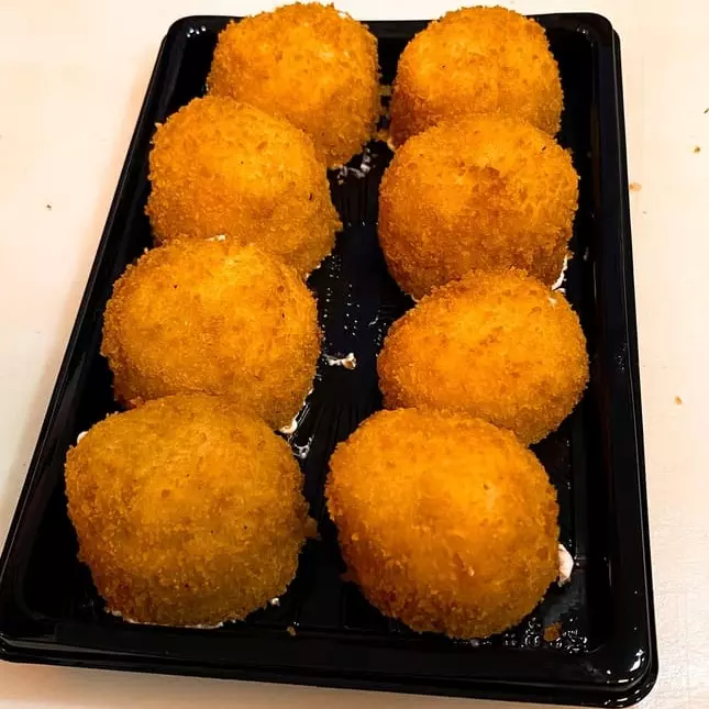 BOLINHO DE SALMÃO 8und.