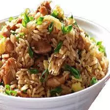 Chaufa de Pollo en Trozos