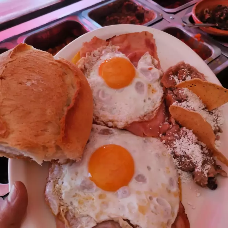 HUEVOS ESTRELLADOS