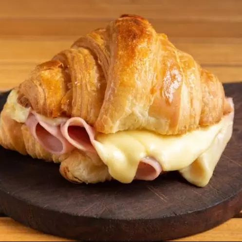 CROISSANT PRESUNTO E QUEIJO