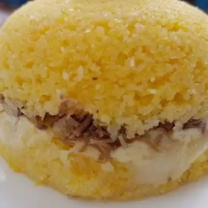 Cuscuz com Carne moída e queijo