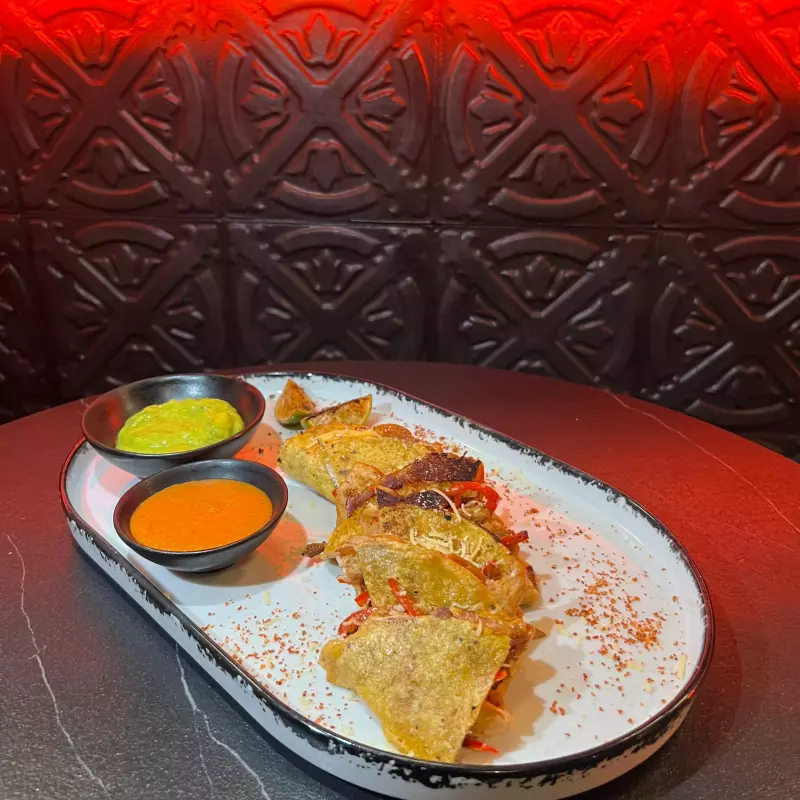 QUESADILLAS DE POLLO