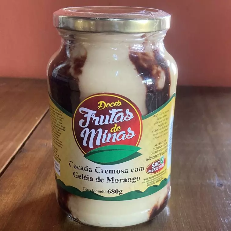 Cocada Cremosa com Geléia de Morango