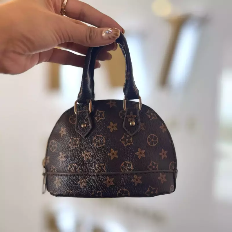 LOUIS VUITTON CLASSIC