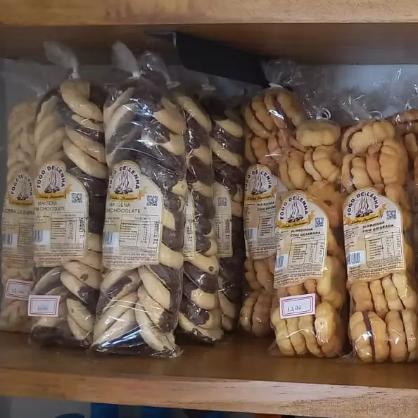BISCOITOS RECHEADOS FOGÂO A LENHA