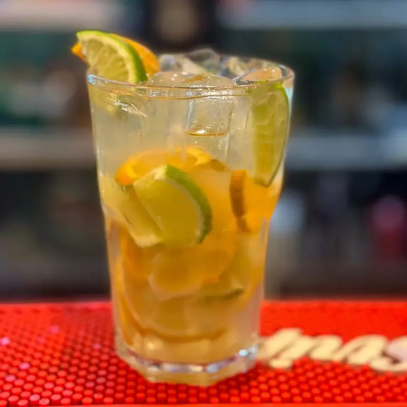 CAIPIROSKA ( VODKA SMIRNOFF)